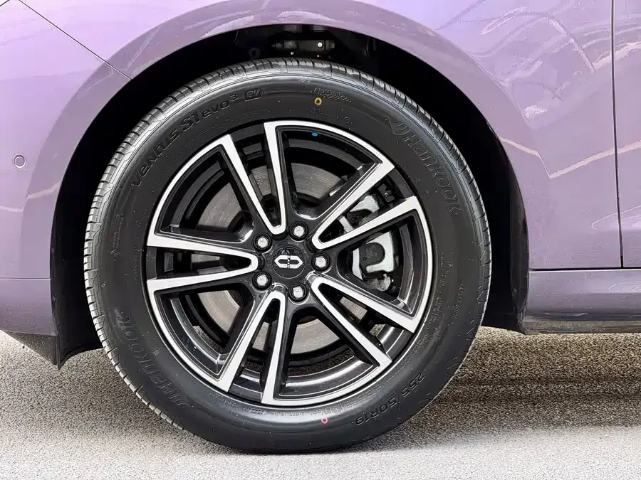 AITO M5 M5 2025 Extended Range Ultra 4WD Edition 2025 — миниатюра 4