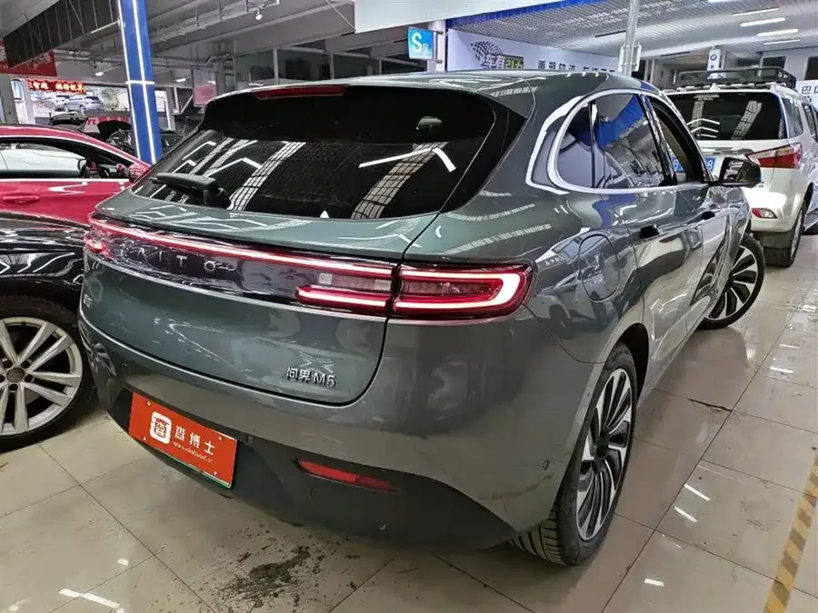 AITO M5 M5 2022 Extended Range 4WD Ultimate Edition 2022 — миниатюра 2