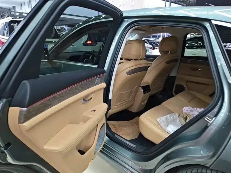 AITO M5 M5 2022 Extended Range 4WD Ultimate Edition 2022 — миниатюра 5