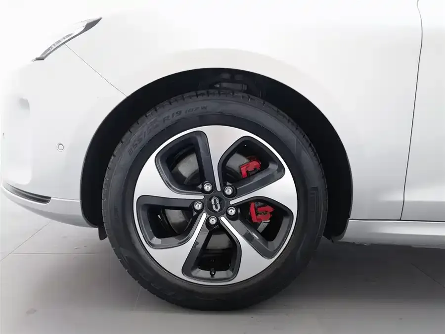 AITO M5 M5 2022 Extended Range Rear-Drive Standard Edition 2023 — миниатюра 5