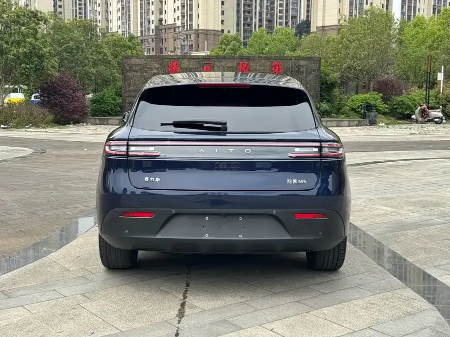 AITO M5 M5 2022 Extended Range Rear-Drive Standard Edition 2022 — миниатюра 2