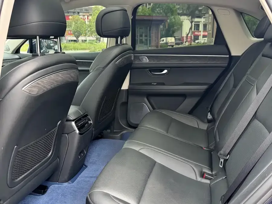AITO M5 M5 2022 Extended Range Rear-Drive Standard Edition 2022 — миниатюра 3