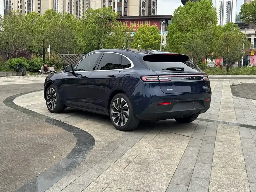 AITO M5 M5 2022 Extended Range Rear-Drive Standard Edition 2022 — миниатюра 4