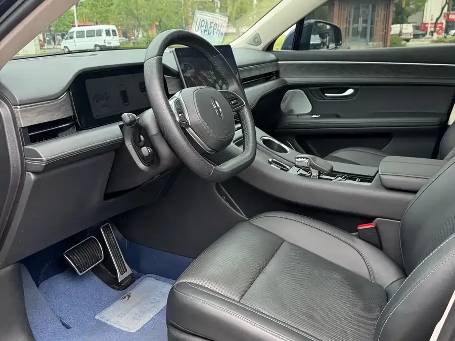 AITO M5 M5 2022 Extended Range Rear-Drive Standard Edition 2022 — миниатюра 5