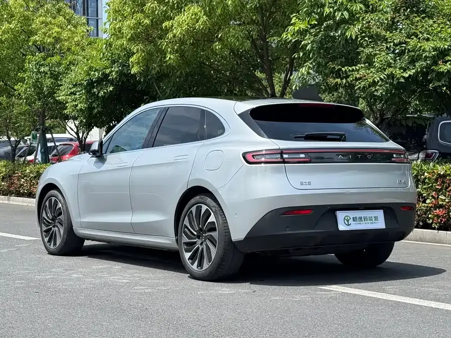 AITO M5 M5 2022 Extended Range 4WD Performance Edition 2022 — миниатюра 4