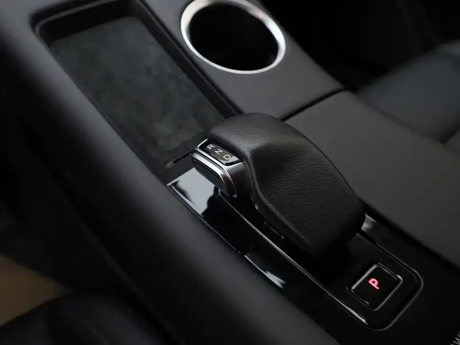 AITO M5 M5 2022 Extended Range 4WD Performance Edition 2022 — миниатюра 4