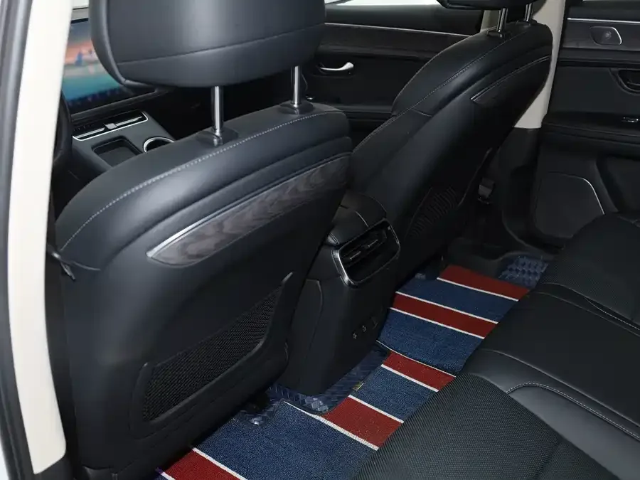 AITO M5 M5 2022 Extended Range 4WD Performance Edition 2022 — миниатюра 5