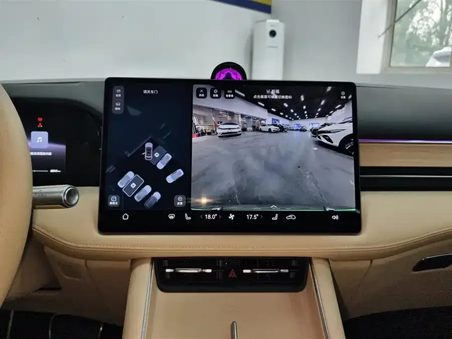 AITO M5 M5 2025 Extended Range Ultra 4WD Edition 2025 — миниатюра 4