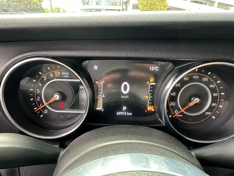 Jeep Gladiator Gladiator 2022 3.6L advance version 2023 — миниатюра 5