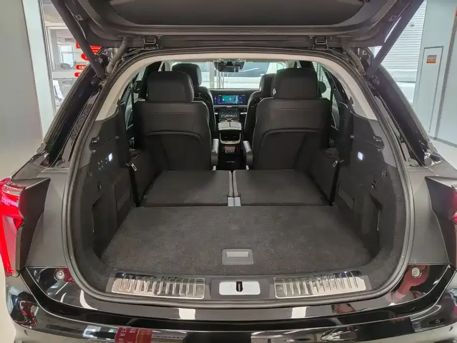 Hongqi E-HS9 Hongqi E-HS9 2022 660km Changqi Edition Six Seaters 2023 — миниатюра 5