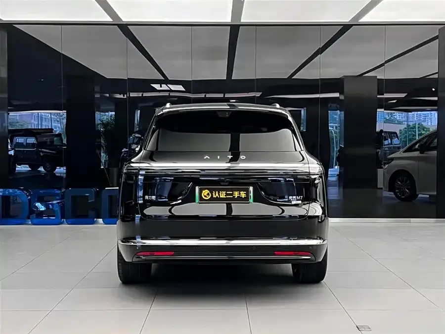AITO M7 Wenjie M7 2026 Extended Range Max 4WD 5-Seater (896-line LiDAR) 2025 — миниатюра 2