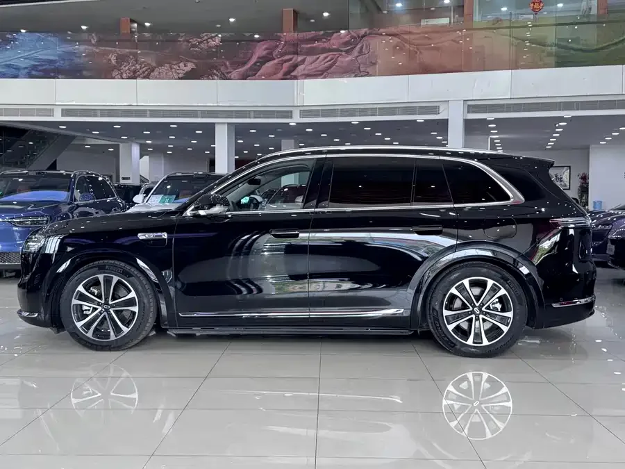 AITO M7 Wenjie M7 2026 Extended Range Ultra 4WD 6-Seater (192-line LiDAR) 2025 — миниатюра 2