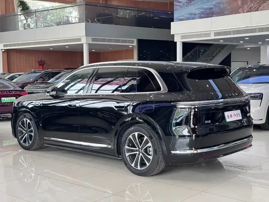 AITO M7 Wenjie M7 2026 Extended Range Ultra 4WD 6-Seater (192-line LiDAR) 2025 — миниатюра 4