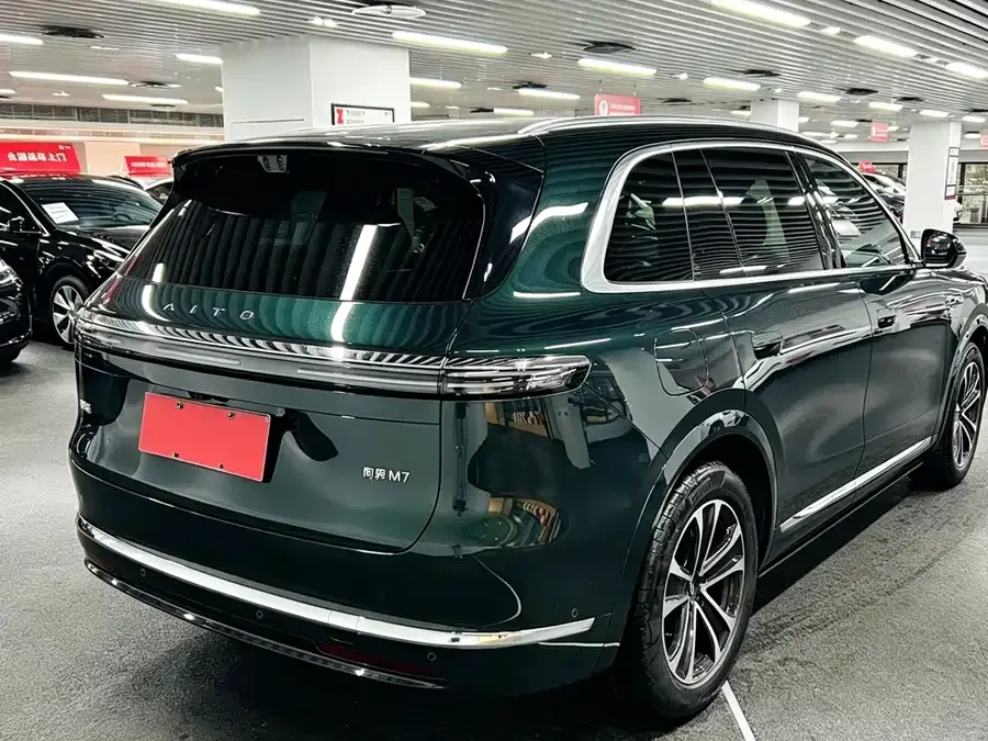 AITO M7 Wenjie M7 2026 Extended Range Ultra 4WD 5-Seater (192-line LiDAR) 2025 — миниатюра 4