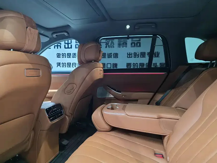 AITO M7 Wenjie M7 2026 Extended Range Ultra 4WD 5-Seater (192-line LiDAR) 2025 — миниатюра 4