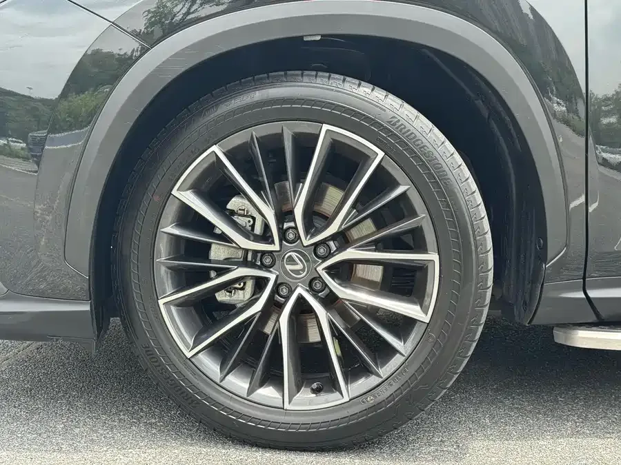 Lexus NX 2023 350h front-wheel drive creation edition 2023 — миниатюра 5