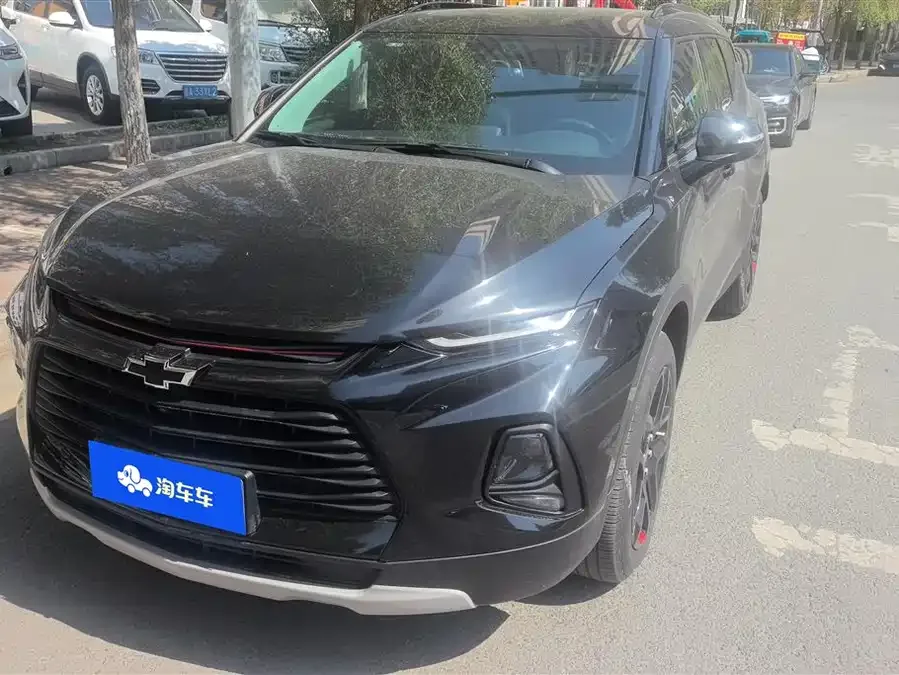 Chevrolet Trailblazer Trailblazer 2022 light hybrid 650T Redline 7-seat Ting version 2022 — фото 1, купить с доставкой в Москву