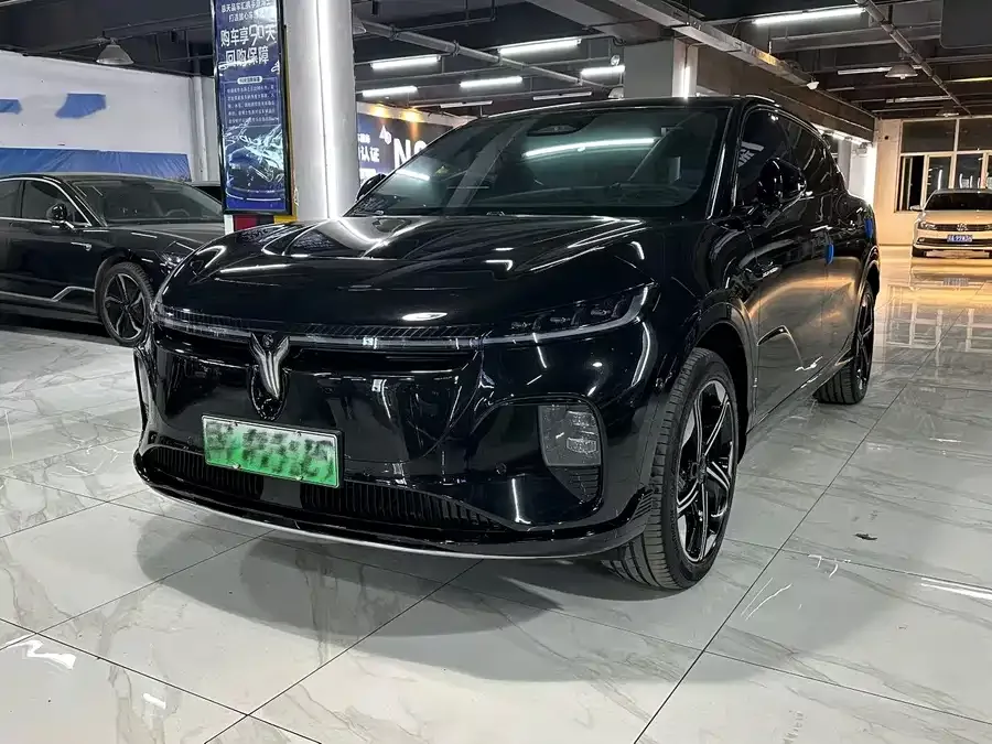 Voyah Courage Lantu Zhiyin 2024 Long-range Smart Edition 2025 — фото 1, купить с доставкой в Москву