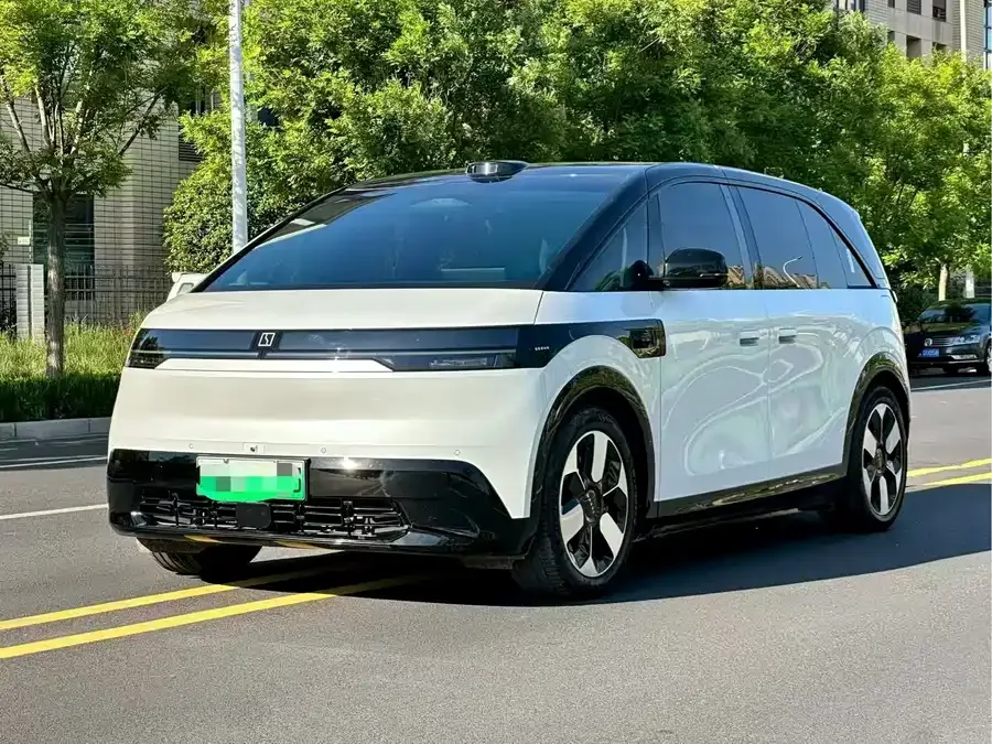 Zeekr Mix Zeekr MIX 2025 Long-range Intelligent Driving Edition 2025 — фото 1, купить с доставкой в Москву