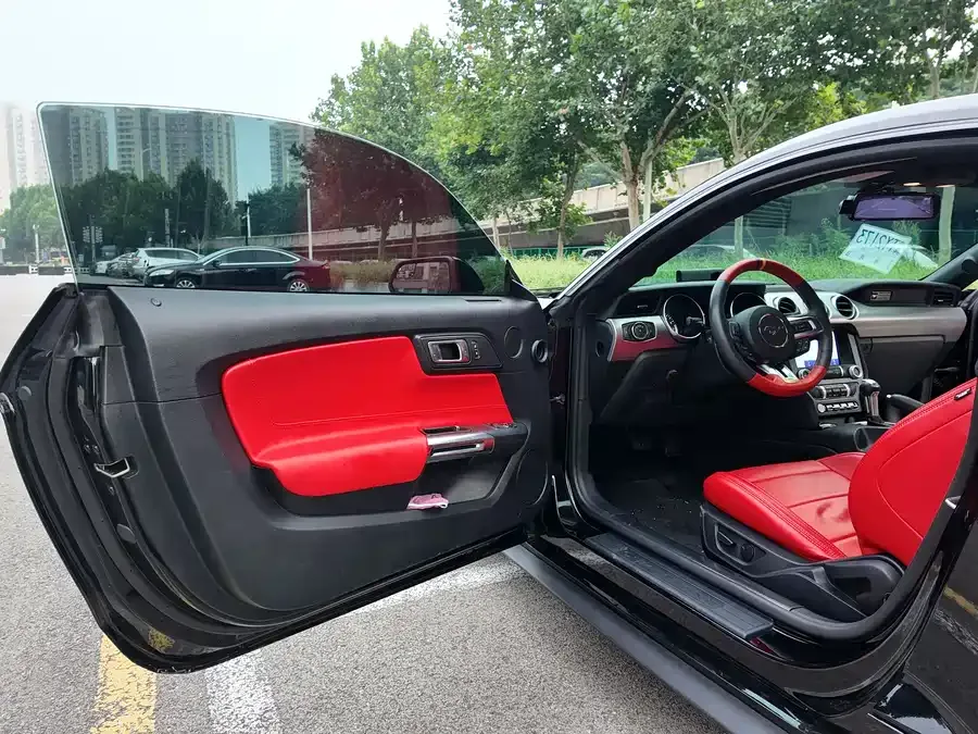 Ford Mustang Mustang 2020 2.3L EcoBoost 2022 — миниатюра 3