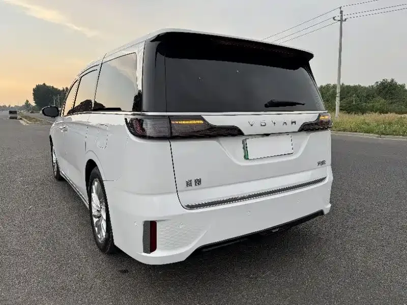 Voyah Lantu Dreamer VOYAH 2024 PHEV Ultra-Long-Range Flagship Edition 2024 — миниатюра 3