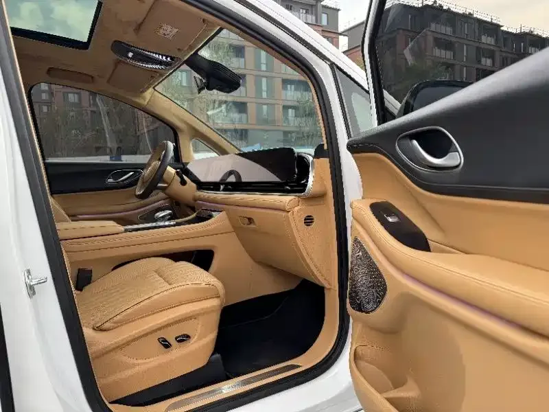 Voyah Lantu Dreamer VOYAH 2024 PHEV Ultra-Long-Range Flagship Edition 2024 — миниатюра 4