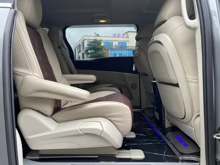 Buick GL8 2023 Land Business Class Comfort Edition 2022 — миниатюра 4