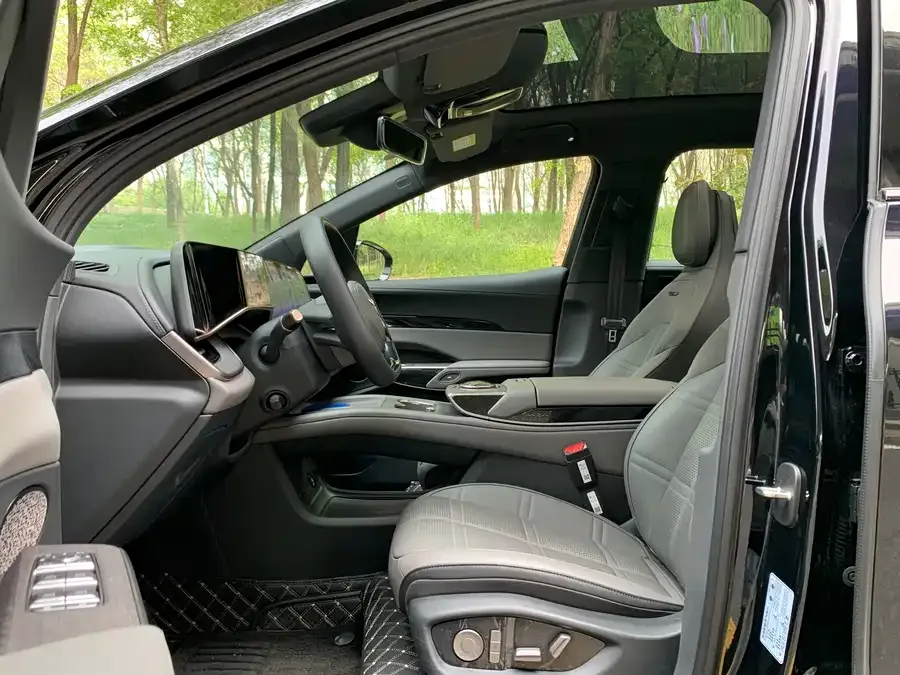 Hongqi Tiangong 08 Hongqi Tiangong 08 2025 680 4WD Smart Edition 2024 — миниатюра 3