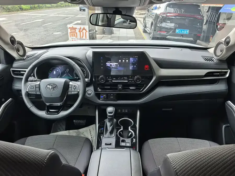 Toyota Highlander Highlander 2024 2.5L Intelligent Electric Hybrid Dual Engine 2WD Elite Edition 5 Seaters 2025 — миниатюра 3