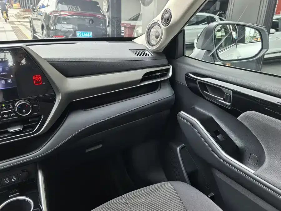 Toyota Highlander Highlander 2024 2.5L Intelligent Electric Hybrid Dual Engine 2WD Elite Edition 5 Seaters 2025 — миниатюра 5
