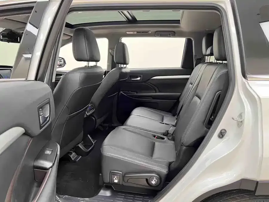 Toyota Highlander Highlander 2021 2.0T 4WD Luxury Edition 7 Seaters 2022 — миниатюра 3