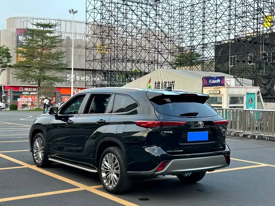 Toyota Highlander Highlander 2022 380T 4WD Premium Edition 7 Seaters 2023 — миниатюра 2