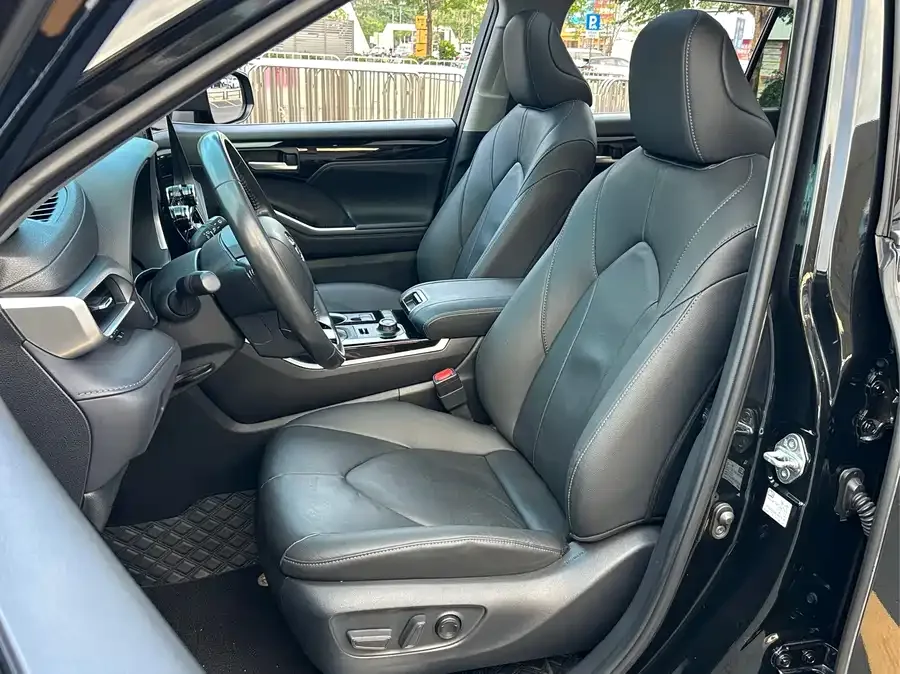 Toyota Highlander Highlander 2022 380T 4WD Premium Edition 7 Seaters 2023 — миниатюра 3