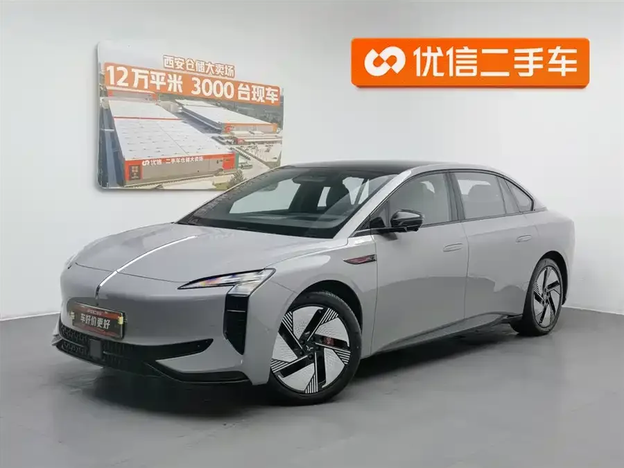 Hongqi EH7 2025