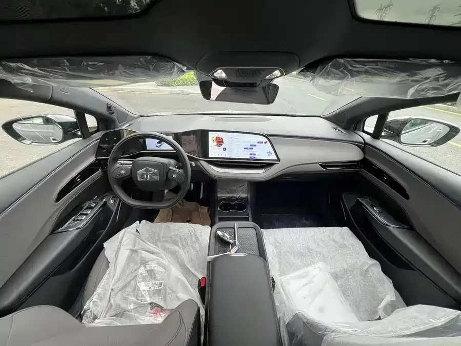 Hongqi EH7 Hongqi EH7 2025 690 Smart Edition 2026 — миниатюра 2
