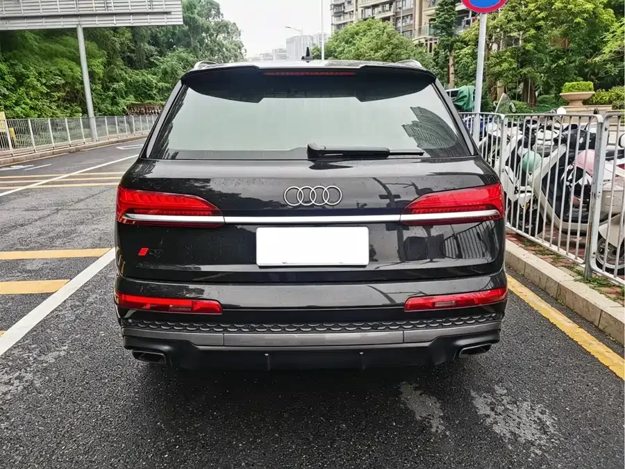 Audi Q7 2025 55 TFSI quattro S line sports model 2025 — миниатюра 5