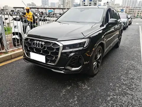 Audi Q7 2025 buy in Moscow
