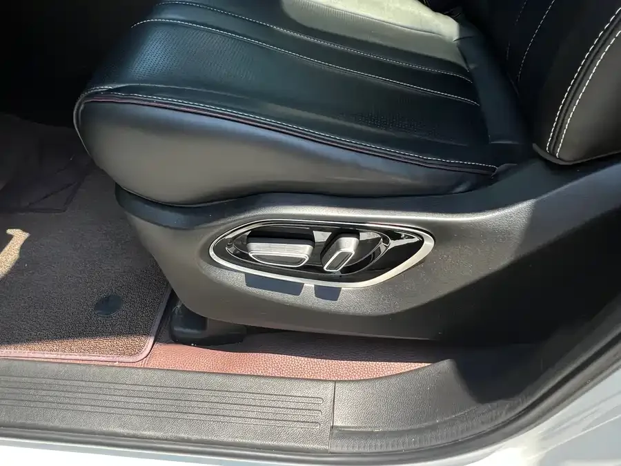 GAC Trumpchi M6 Trumpchi M6 2023 PRO 270T DCT Luxury Edition 2023 — миниатюра 3