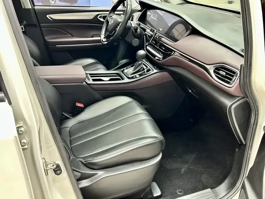 GAC Trumpchi M6 Trumpchi M6 2021 270T DCT Luxury Edition (seven seats) 2022 — миниатюра 3