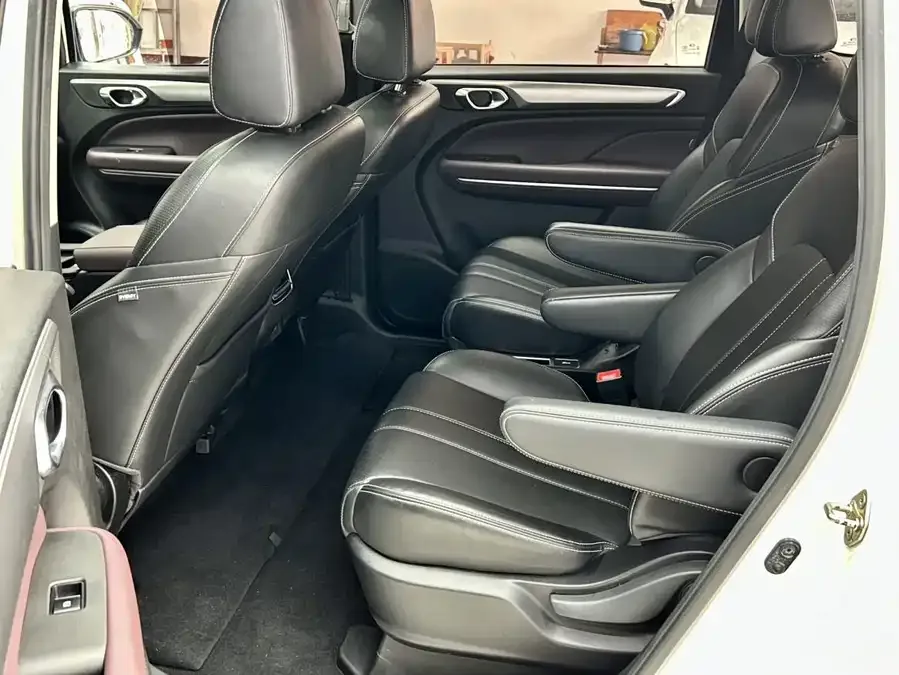 GAC Trumpchi M6 Trumpchi M6 2021 270T DCT Luxury Edition (seven seats) 2022 — миниатюра 5