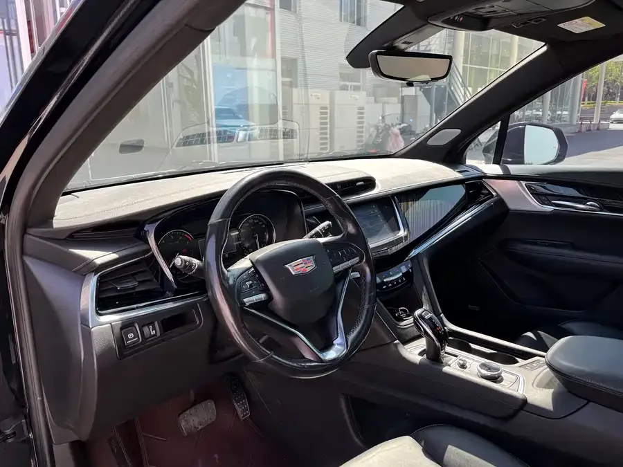 Cadillac XT6 2022 2.0T 7-seat 4WD luxury model 2022 — миниатюра 2