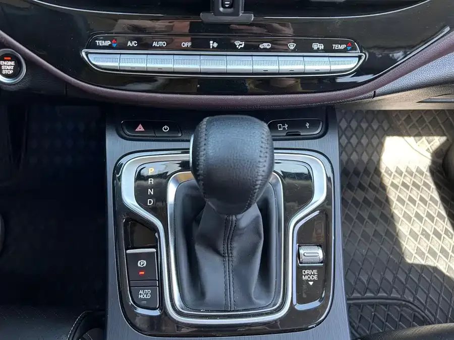 GAC Trumpchi M6 Trumpchi M6 2021 270T DCT Luxury Edition (seven seats) 2022 — миниатюра 3