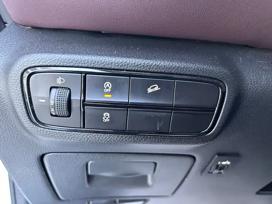 GAC Trumpchi M6 Trumpchi M6 2021 270T DCT Luxury Edition (seven seats) 2022 — миниатюра 4