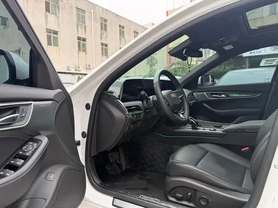 Cadillac CT5 2024 28T Luxury Pro 2024 — миниатюра 3
