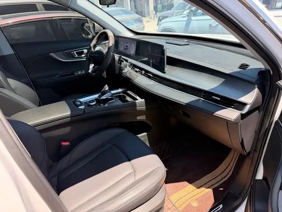 Chery Tiggo 8 PLUS Chery Tiggo 8 PLUS 2024 Champion Edition 290TGDI DCT Luxury Edition 5-seater 2024 — миниатюра 3