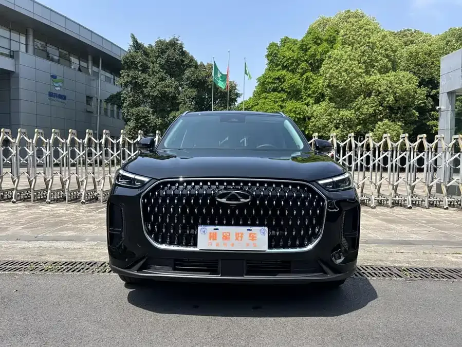 Chery Tiggo 8L Tiggo 8L 2024 2.0T 2WD Luxury Edition 7 Seaters 2025 — миниатюра 2