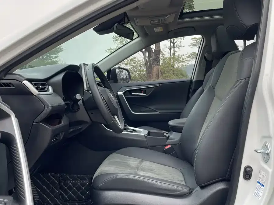 Toyota RAV4 RAV4 Rongfang 2022 2.0L CVT 4WD Premium Edition 2023 — миниатюра 2