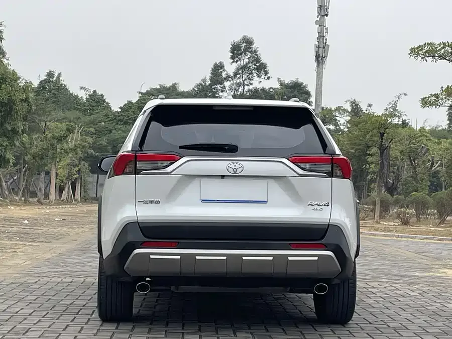 Toyota RAV4 RAV4 Rongfang 2022 2.0L CVT 4WD Premium Edition 2023 — миниатюра 3