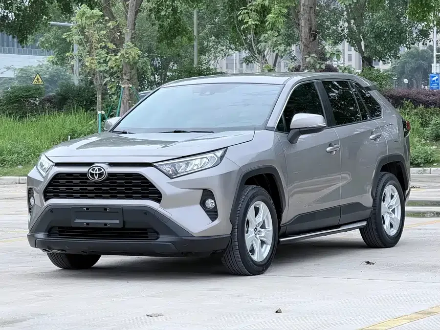 Toyota RAV4 RAV4 Rongfang 2022 2.0L CVT 2WD Urban Edition 2022 — фото 1, купить с доставкой в Москву