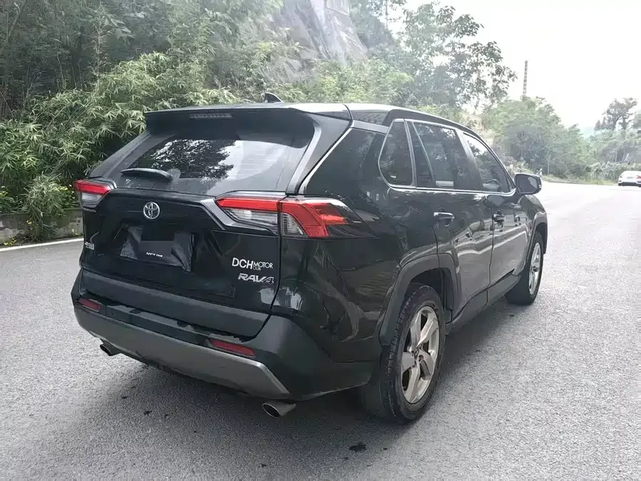 Toyota RAV4 RAV4 Rongfang 2022 2.0L CVT 2WD Fashion PLUS Edition 2022 — миниатюра 4